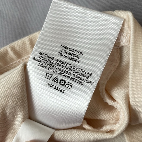 Express women’s v-neck scalloped edge tank | cream | size large - Picture 7 of 7